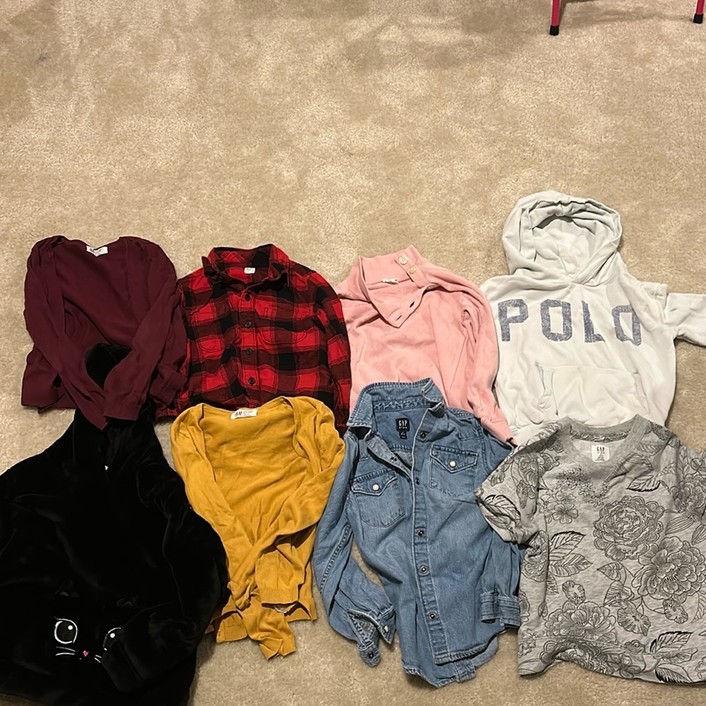 Sweater/Shirt Bundle Small(6/7)